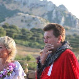 561139_4419155158530_765859496_n