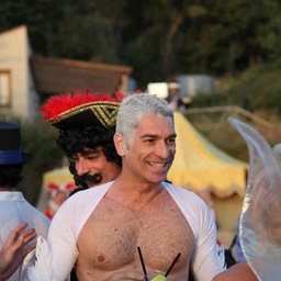 577066_4419204679768_1331387098_n