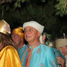 644041_4419290721919_1529915563_n