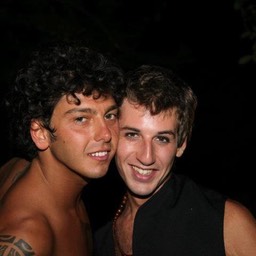 644228_4419165038777_954081920_n